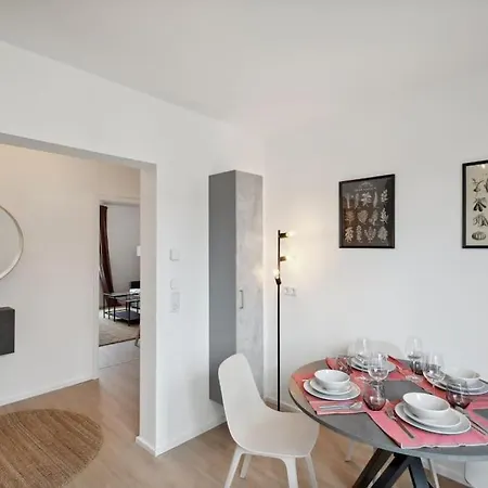 Modern And Stylish In Apartment Augsburg